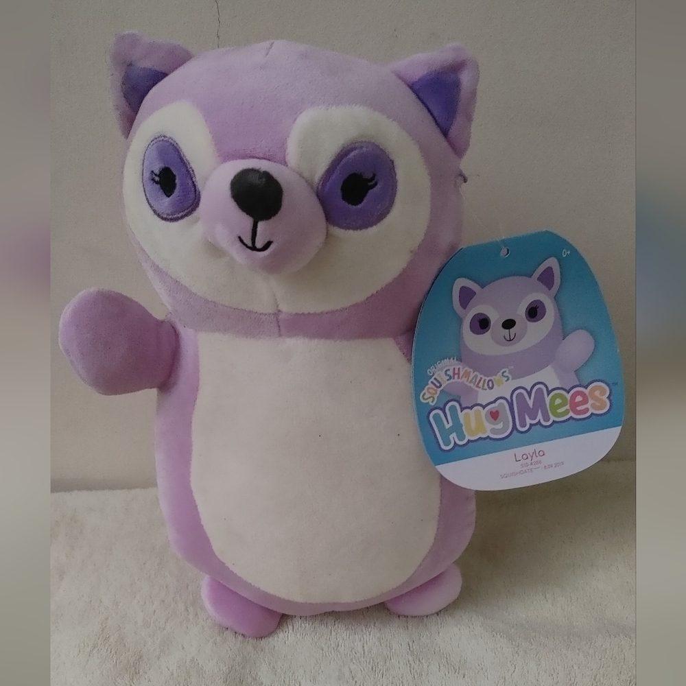 10" Squishmallow Hug Mees Layla The Lemur